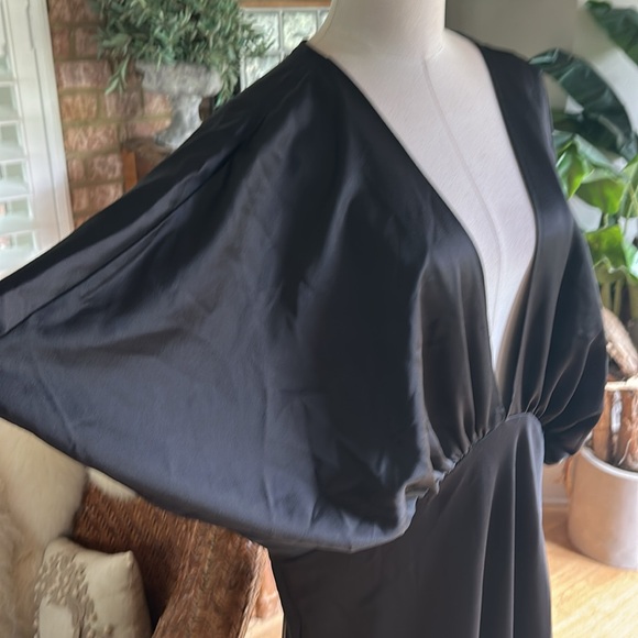 BHLDN Amelia Deep-V Flutter-Sleeve Satin A-Line Gown BLACK US 20 W NEW - Picture 5 of 10